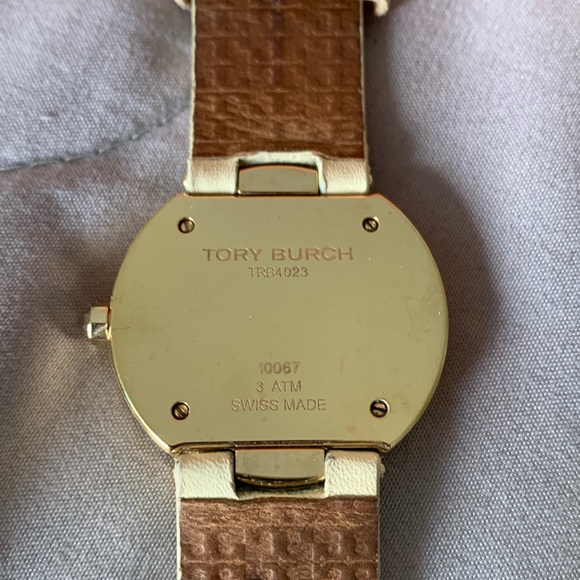 🙏🏼🙏🏼SOLD🙏🏼🙏🏼TORY BURCH WOMENS WATCH - Picture 3 of 4